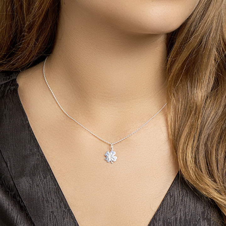 necklace clover 41 + 4 cm silver white