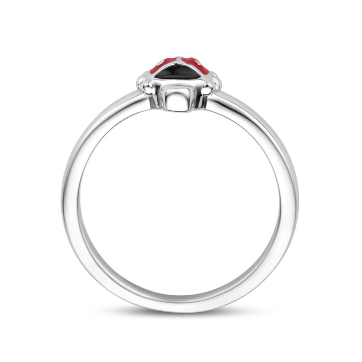 Een Van der Kooij Collectie ring lieveheersbeestje zilver gerhodineerd, van opzij gefotografeerd tegen een witte achtergrond met het kleine lieveheersbeestje als middelpunt.