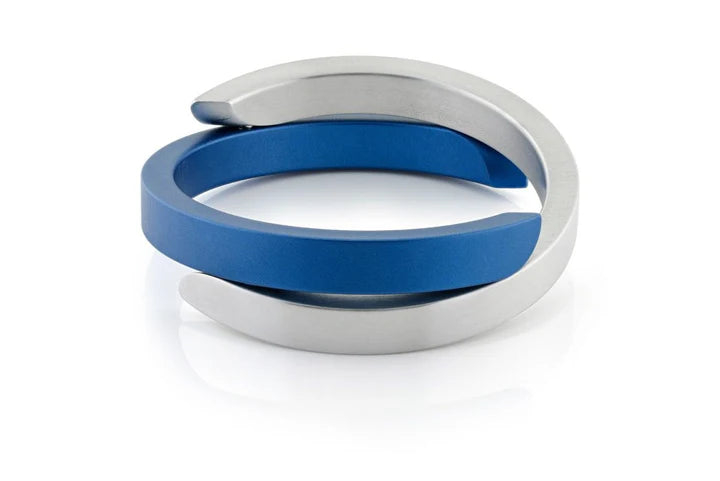 Armband C's gekruist BLAUW MAT