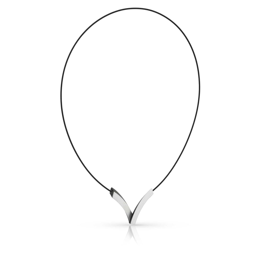 Necklace V-bows on top of each other Black C255Z