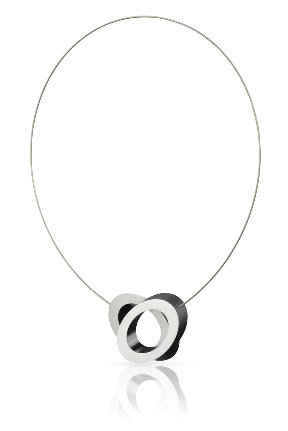 Necklace Ovals Black on top of each other C70Z