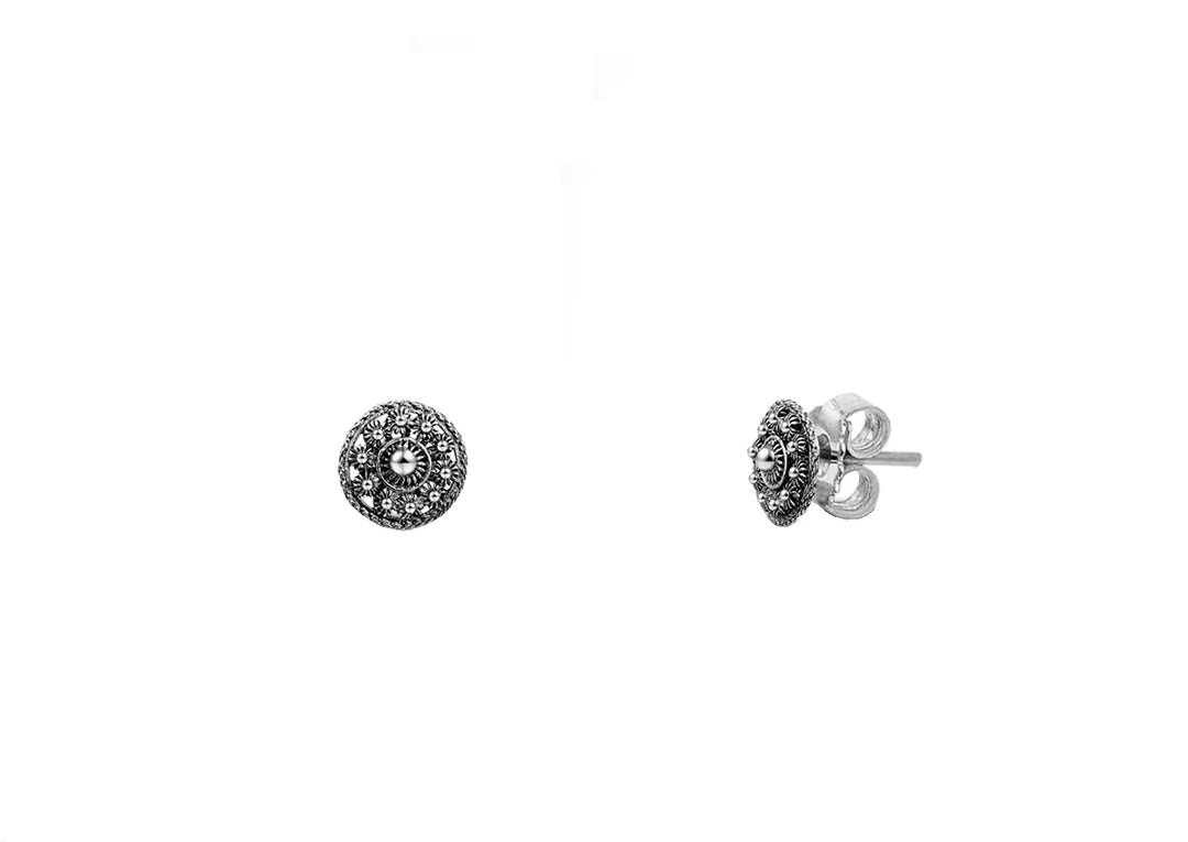 Zeeland Button Ear Studs Goes 6 mm
