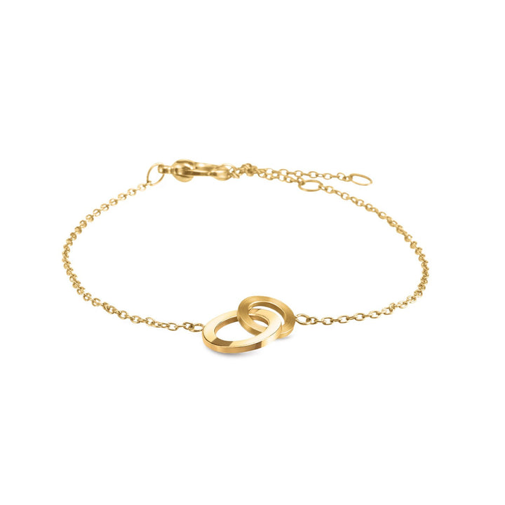De Boccia Titanium Armband gp 03029-03 van Boccia heeft twee in elkaar grijpende gouden ringen als middelpunt en een verstelbare sluiting, afgebeeld op een effen witte achtergrond.