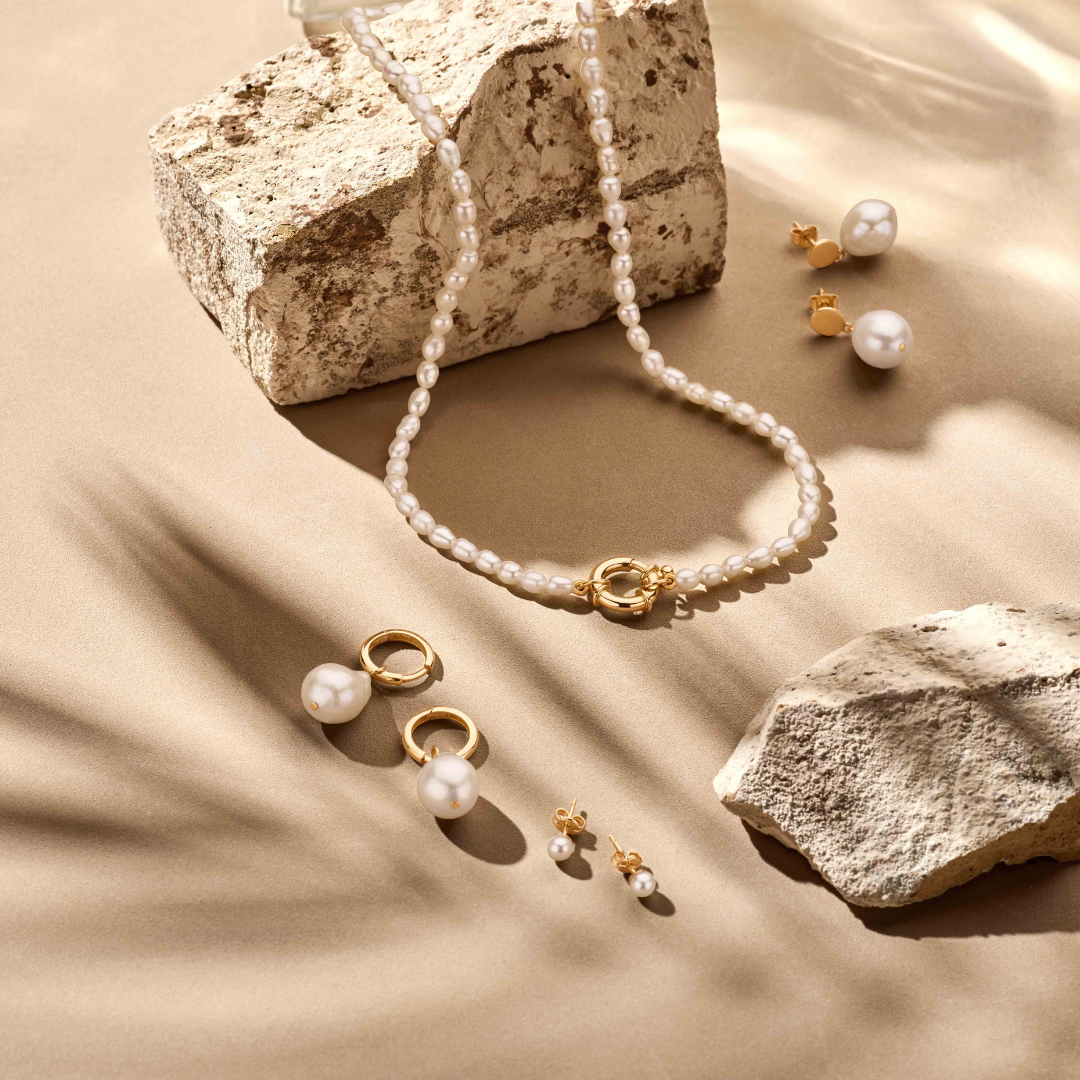 pearl necklace 41 cm with large spring clasp 14K yellow gold