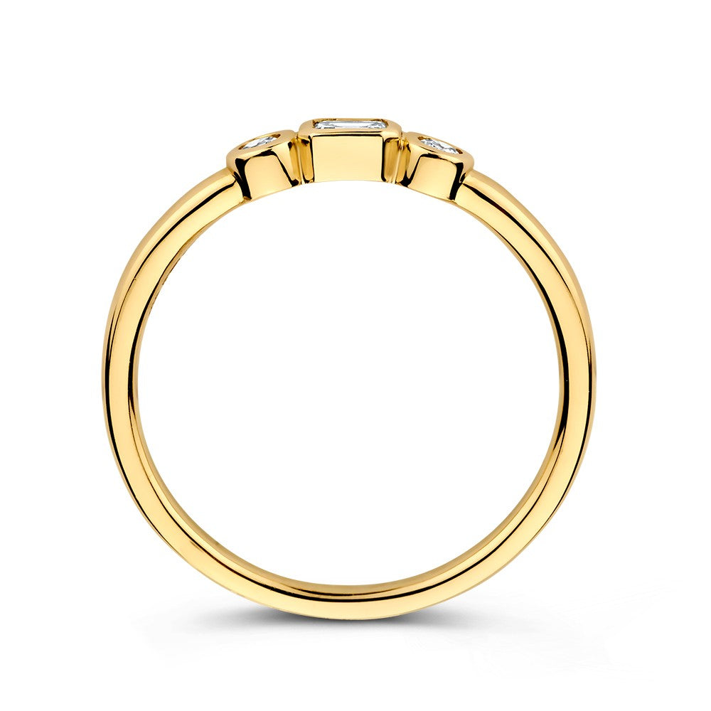 14k Yellow Gold Ring with Emerald and Brilliant-Cut Diamonds