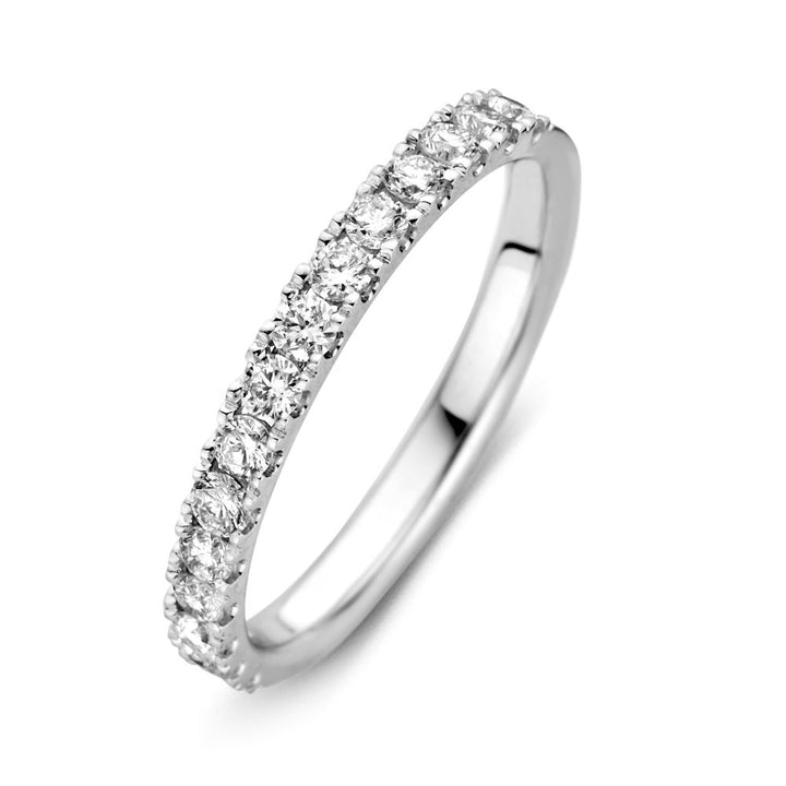 De Tijdloze Witgouden Ring van Excellent Jewelry heeft 0,52 karaat briljantgeslepen diamanten op een witte achtergrond.